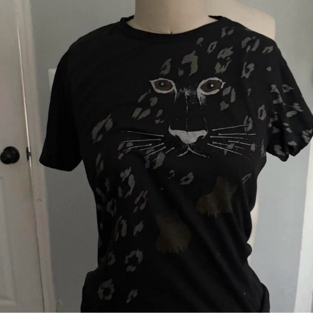 Black Cat Print Pet T-Shirt Featuring Leopard Face Design